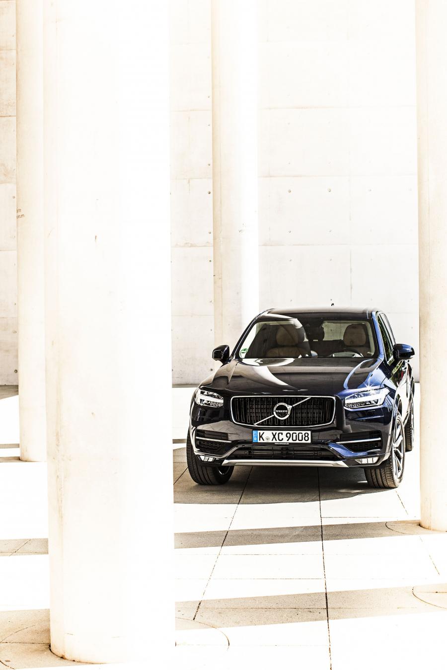 Volvo XC90 D5 Momentum 2015 года  (фото 23 из 26)